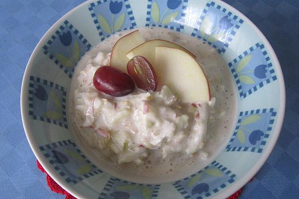 Muesli with Apples and Grapes