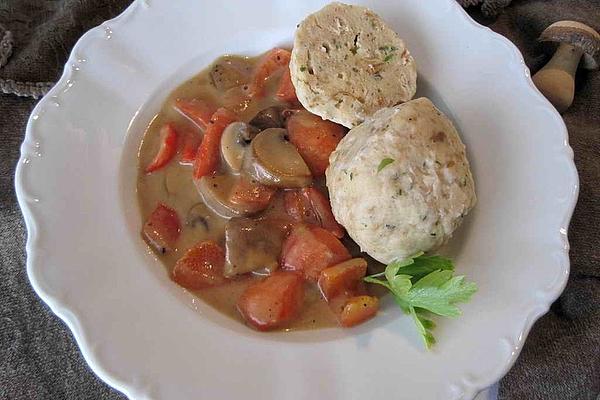 Mushroom Pan with Bread Dumplings