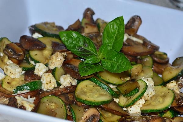 Mushroom – Zucchini – Pan with Feta