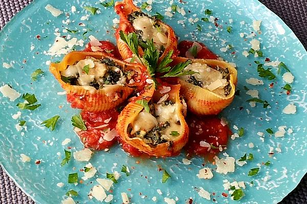 Mussel Pasta with Ricotta and Spinach Filling