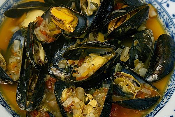 Mussels in Tomato-white Wine Sauce