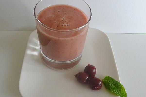 Nectarine, Pineapple and Sour Cherry Smoothie