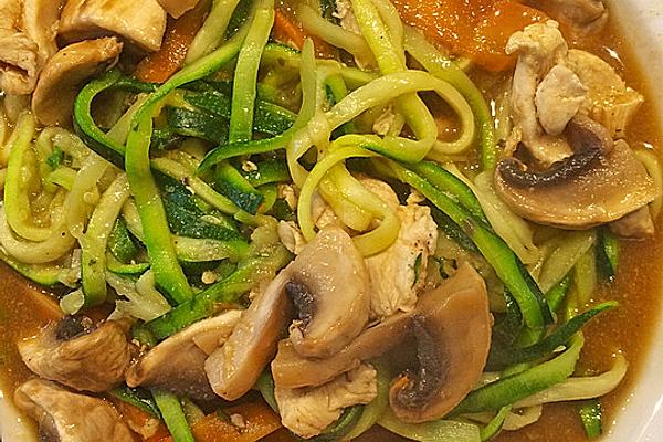 Nocarbs Zucchini Carrot Noodles with Brown Chicken Mushroom Sauce