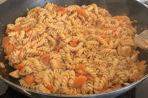 Noodle Pan with Chicken Breast and Carrots