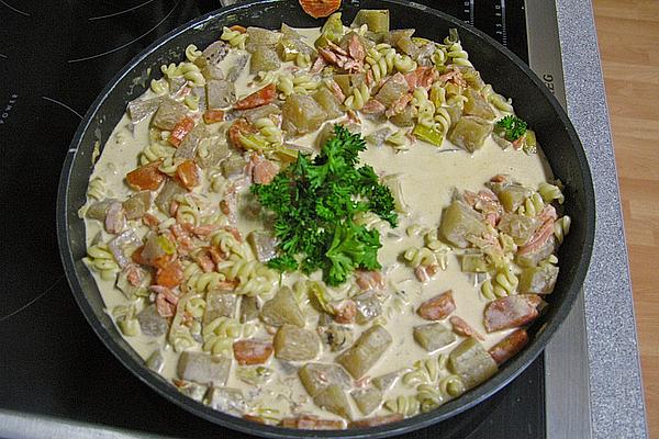 Noodles with Kohlrabi in Coconut Milk, Hot