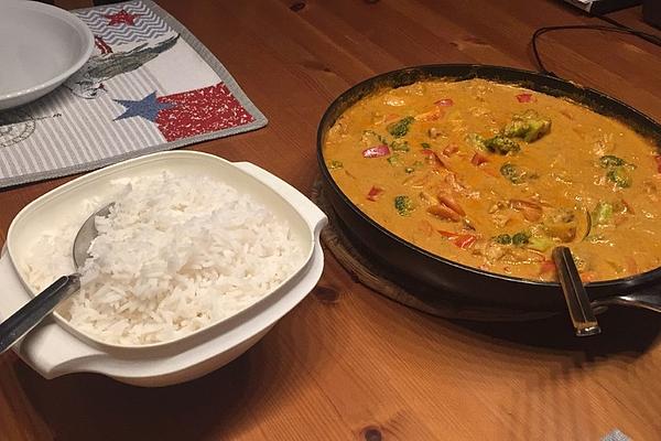 Nut Curry with Vegetables, Rice and Chicken or Tofu