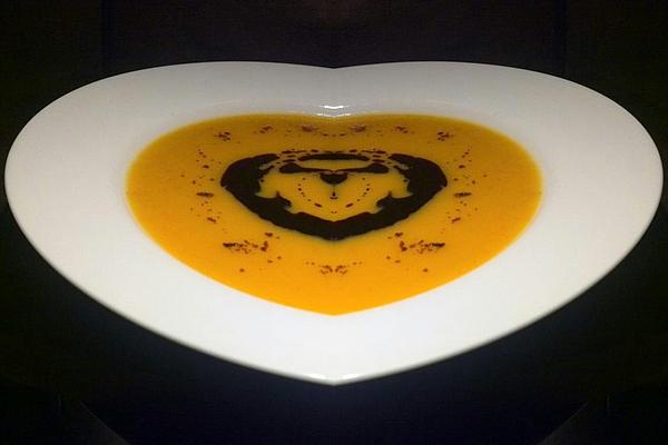 Nutmeg Pumpkin Soup with Curry