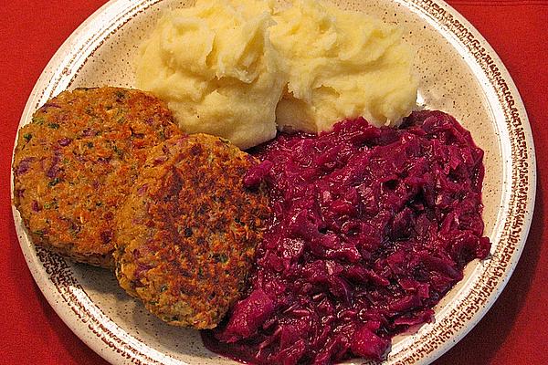 Oat Patties with Apple Red Cabbage and Mashed Potatoes