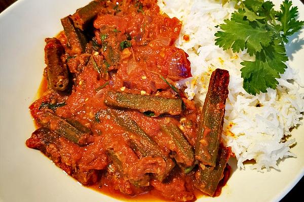 Okra with Tomatoes, Onions and Spices