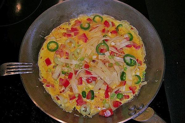 Omelette with Pasta, Peppers and Tomatoes