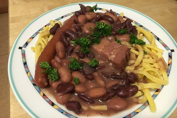 Omis Schwabenbohnen (beetle Beans or Firebeans) with Spaetzle