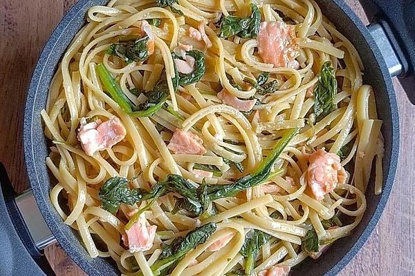 One Pot Pasta with Spinach and Smoked Salmon