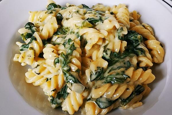 One Pot Pasta with Spinach Leaves