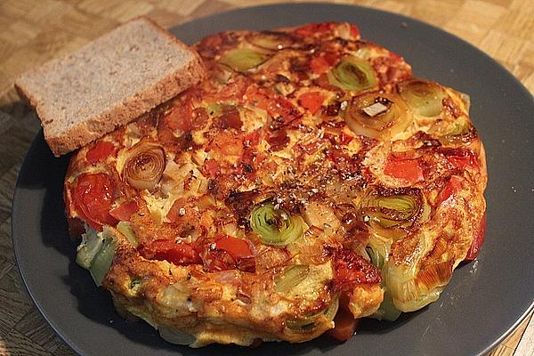 Onion, Tomato and Leek Pan with Parsley Egg