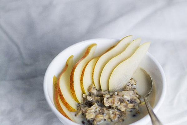 Overnight Cashew Oats with Pears and Ginger