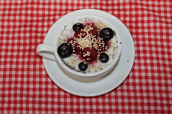 Overnight Oats with Raspberry and Coconut