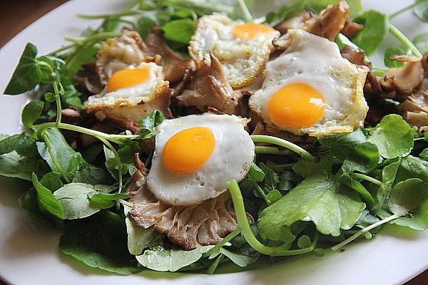 Oyster Mushrooms with Fried Quail Egg