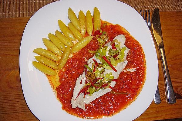Pangasius Fillet on Roasted Pepper Sauce with Leek – Chili – Vegetables