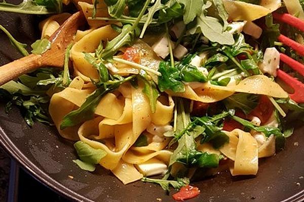 Pappardelle with Rocket, Tomatoes and Mozzarella