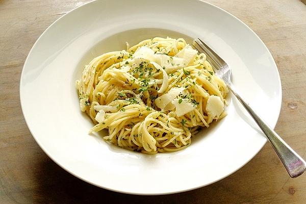 Parmesan and Parsley Spaghetti