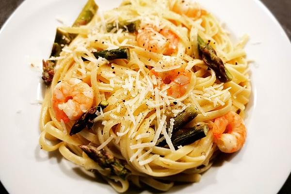 Pasta Al Lime with Green Asparagus and Prawns