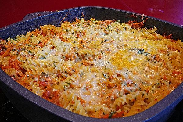 Pasta Bake with Zucchini, Carrots and Mushrooms