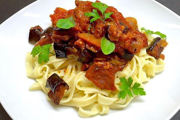 Pasta in Tomato and Eggplant Sauce