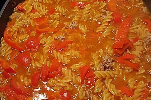 Pasta Pan with Minced Meat, Peppers and Tomatoes