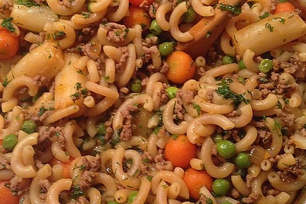 Pasta Pot with Minced Meat and Vegetables