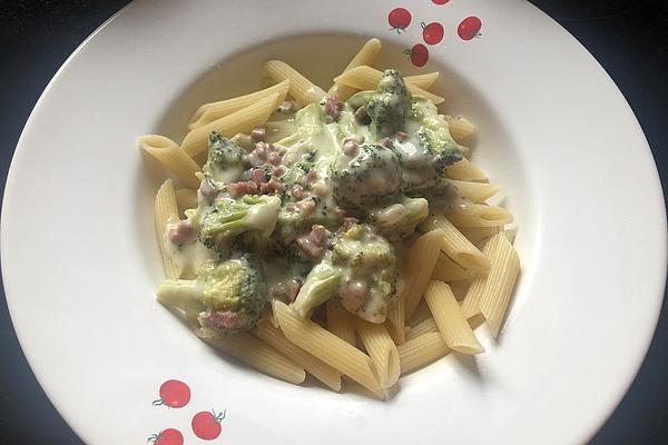 Pasta Sauce with Broccoli and Ham