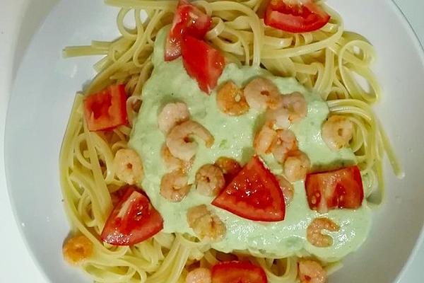 Pasta with Avocado Sauce and Crabs