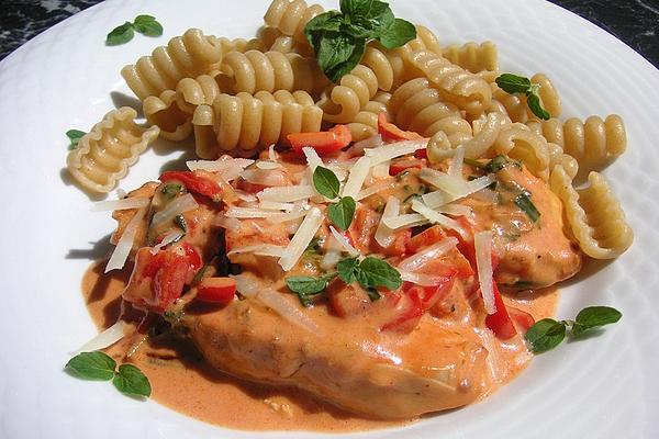 Pasta with Bell Pepper and Chicken Sauce