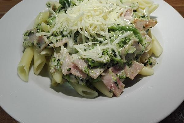 Pasta with Broccoli – Ham – Cream – Sauce