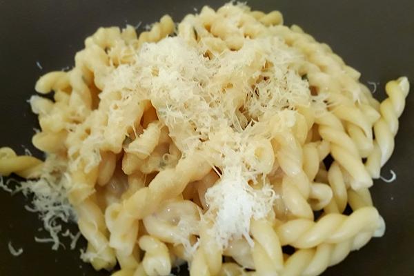Pasta with Cheese – Cream – Sauce