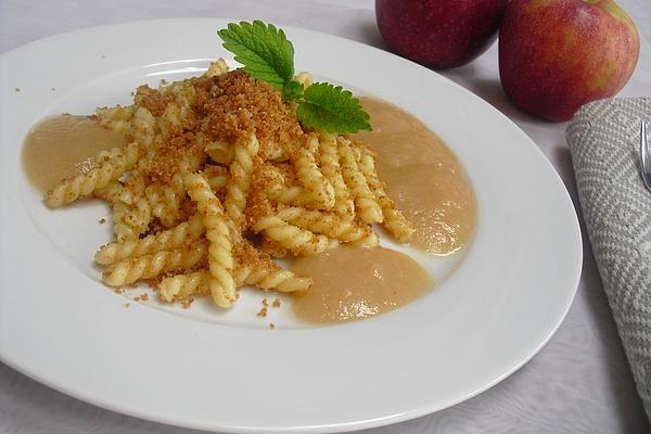 Pasta with Crackles and Apple Puree