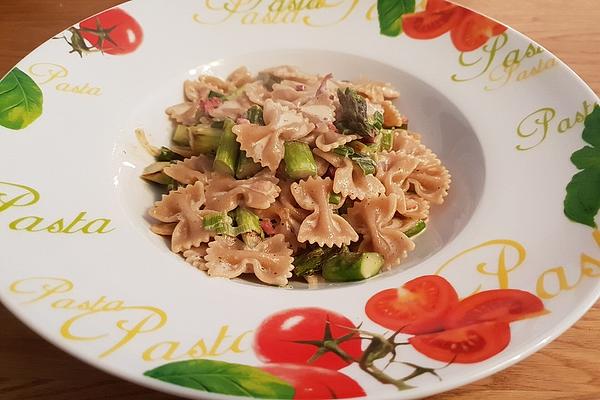 Pasta with Green Asparagus and Goat Cheese Sauce