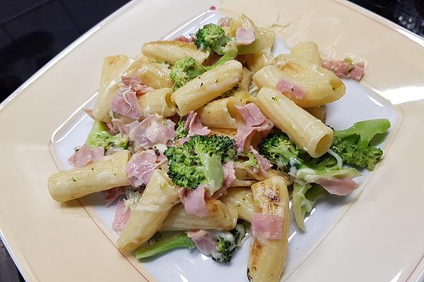 Pasta with Ham and Broccoli