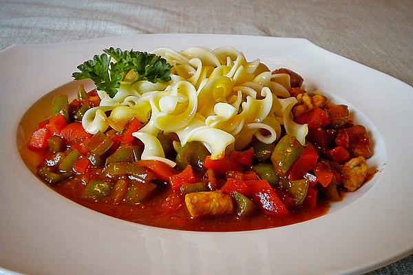 Pasta with Hot Turkey and Paprika Sauce