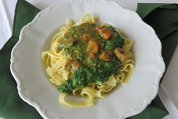 Pasta with Mushroom-spinach-cream Sauce