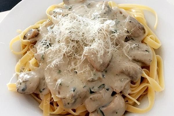Pasta with Mushrooms and Fresh Goat Cheese