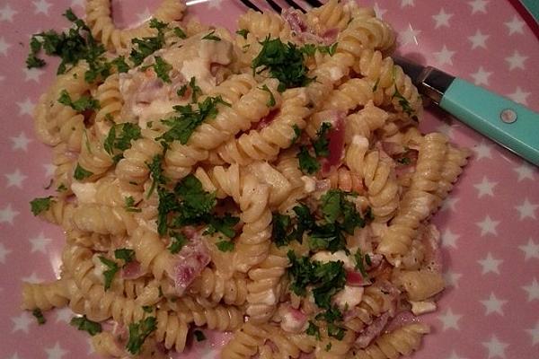 Pasta with Onion and Apple Sauce