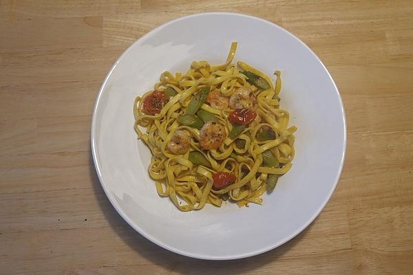 Pasta with Prawns on Green Asparagus and Cherry Tomatoes