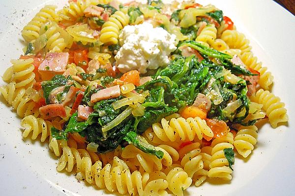 Pasta with Spinach and Ham Sauce