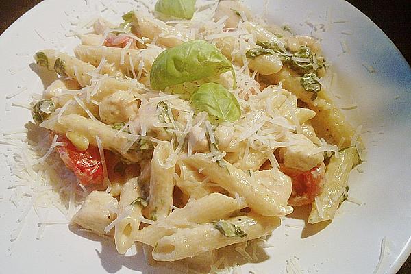 Pasta with Spinach, Tomatoes and Chicken