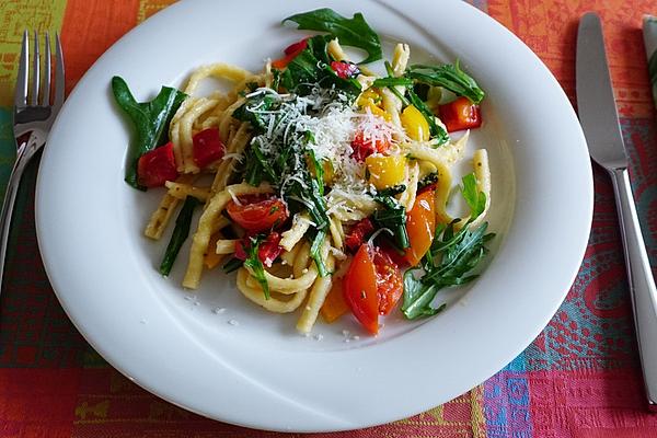 Pasta with Tomatoes and Arugula