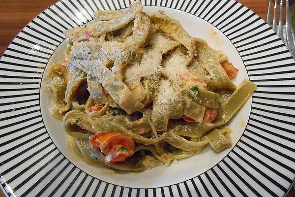 Pasta with Vegetables in Cream Cheese Sauce