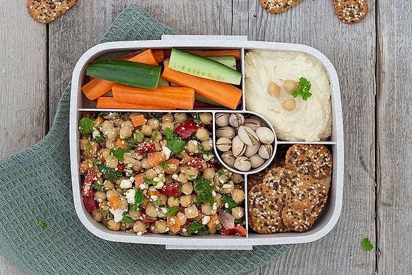 PausenCracker Lunch Box with Chickpea Salad