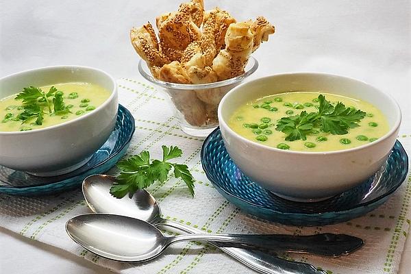 Pea Soup with Puff Pastry Sticks