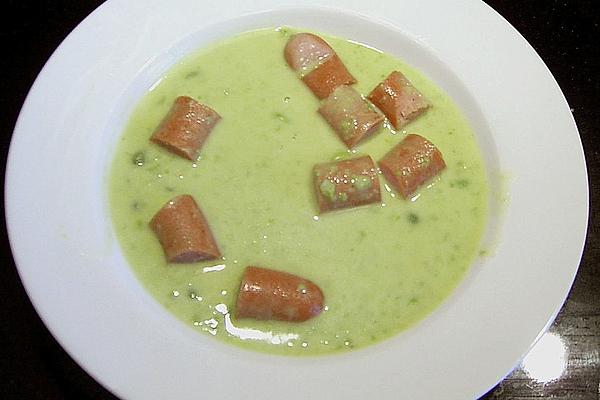 Pea Soup with Sausage and Crispy Bread Cubes