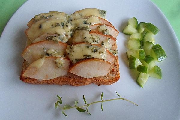Pear Toast with Roquefort